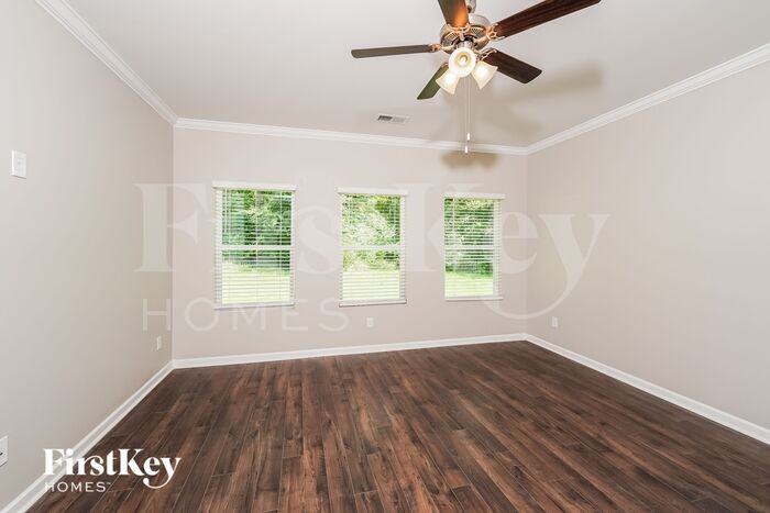 1041 Mountain Laurel Cir - Photo 2 of 16