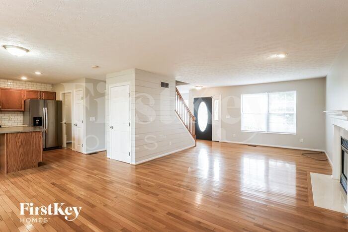 1076 Weeping Willow Ln - Photo 2 of 16