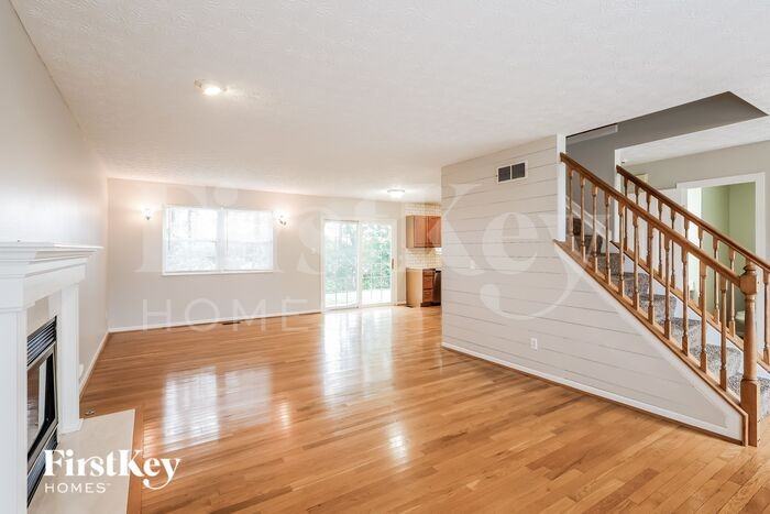 1076 Weeping Willow Ln - Photo 3 of 16