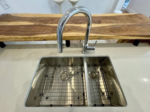 294 Rue du Square-Saint-Louis #103 - Photo 4 of 21
