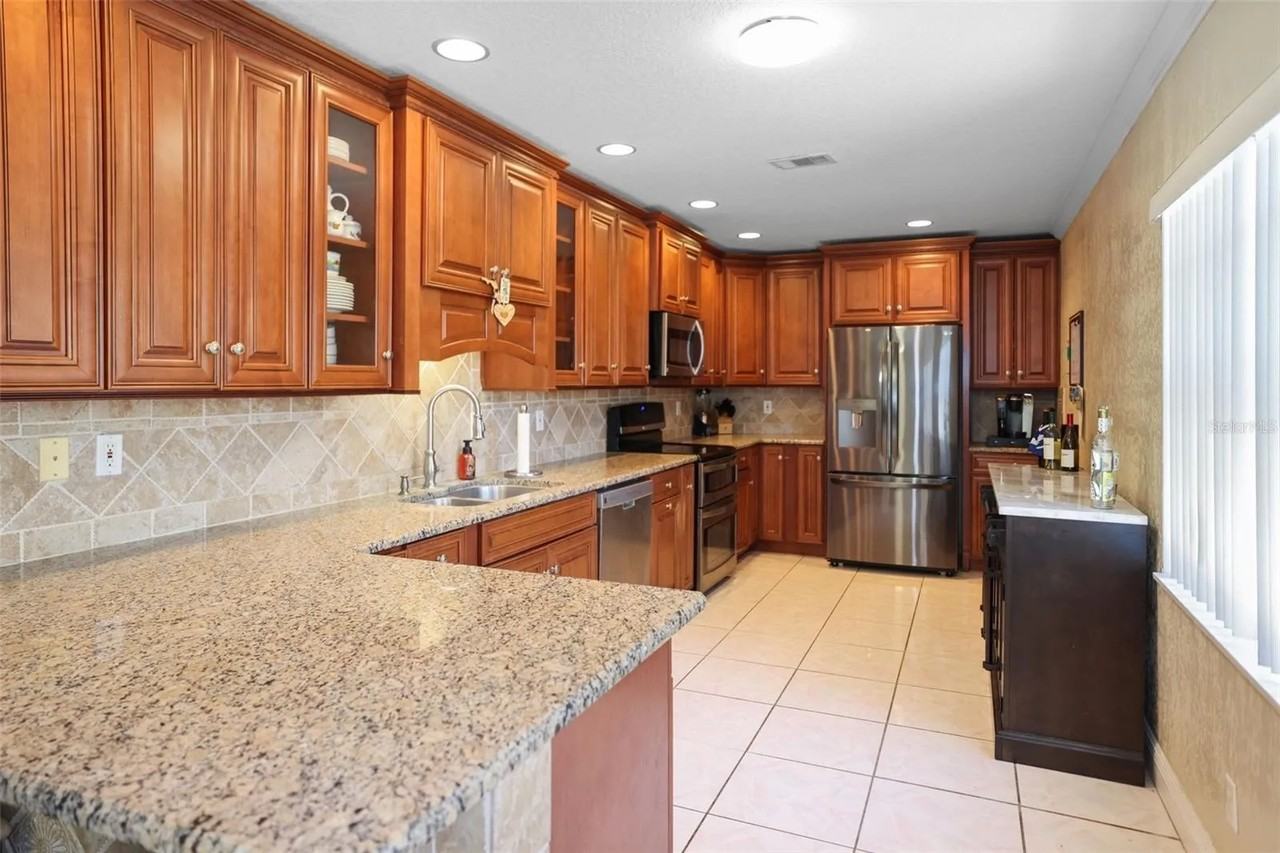 2300 41st Street North - Photo 4 of 9