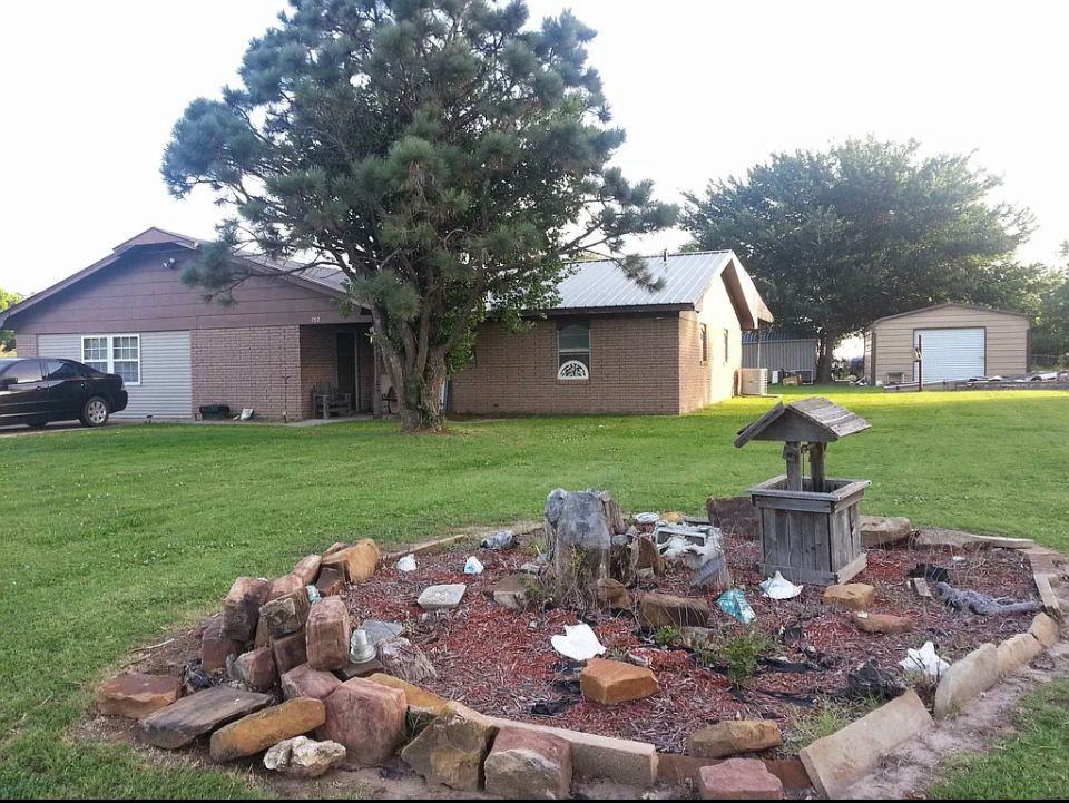 102 Lesa Street - Photo 2 of 8