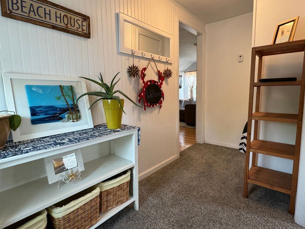 712 Stone Harbor Ave 2nd Fl - Photo 2 of 9