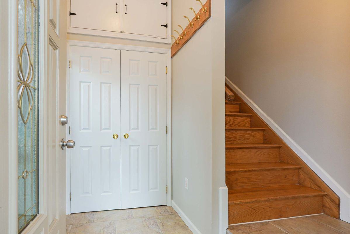 43 Van Wyck Ave - Photo 2 of 18