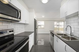 110 Park Road North - Photo 1 of 1