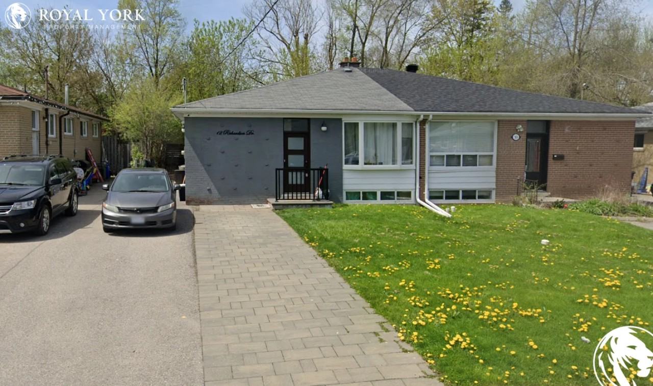 2-12 Richardson Drive, Aurora, Ontario L4G 1Z1 - Photo 2 of 11