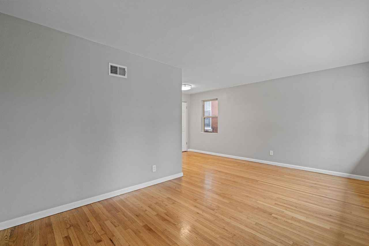 4374 Chouteau Ave - Photo 3 of 25