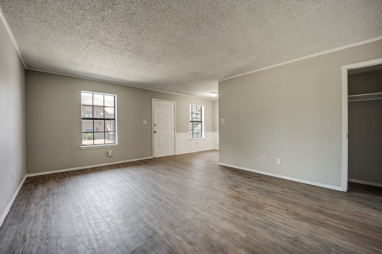 The Cottonwood: 1 & 2 Bedroom Apartments - Photo 4 of 13
