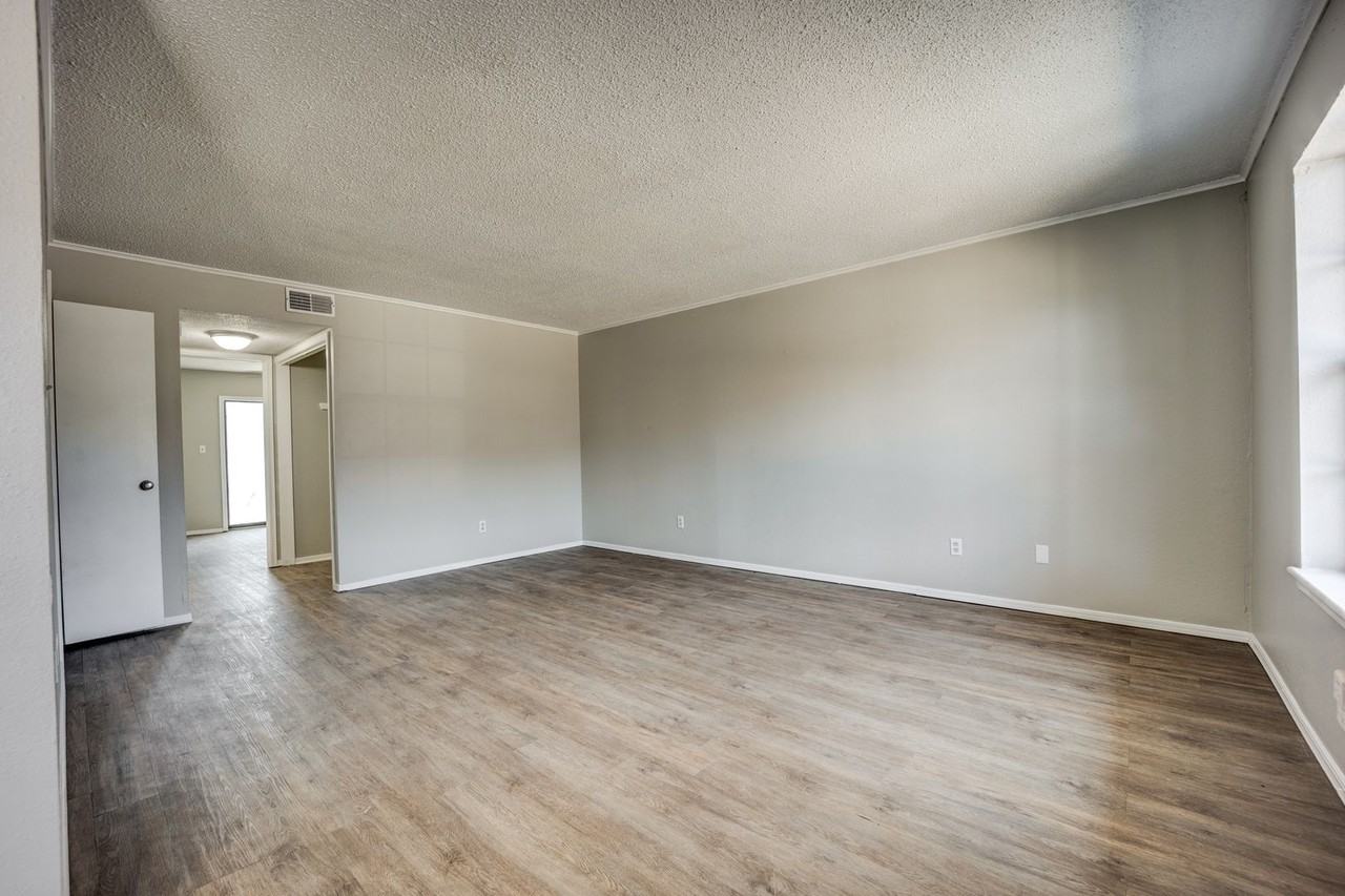 The Cottonwood: 1 & 2 Bedroom Apartments - Photo 5 of 13