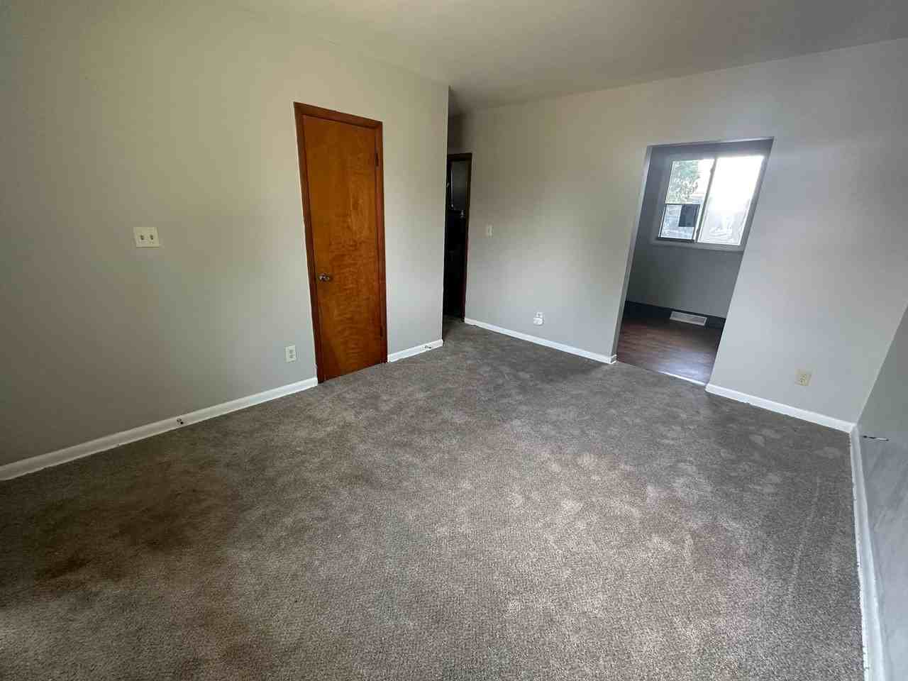 1040 Salisbury Rd - Photo 2 of 6