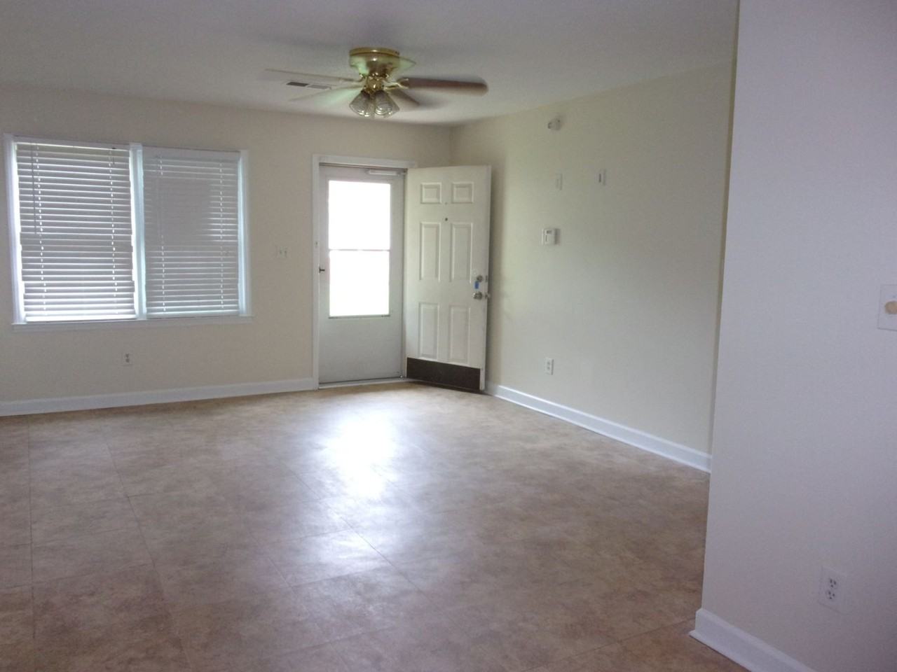 1102 Chandler Dr - Photo 3 of 13