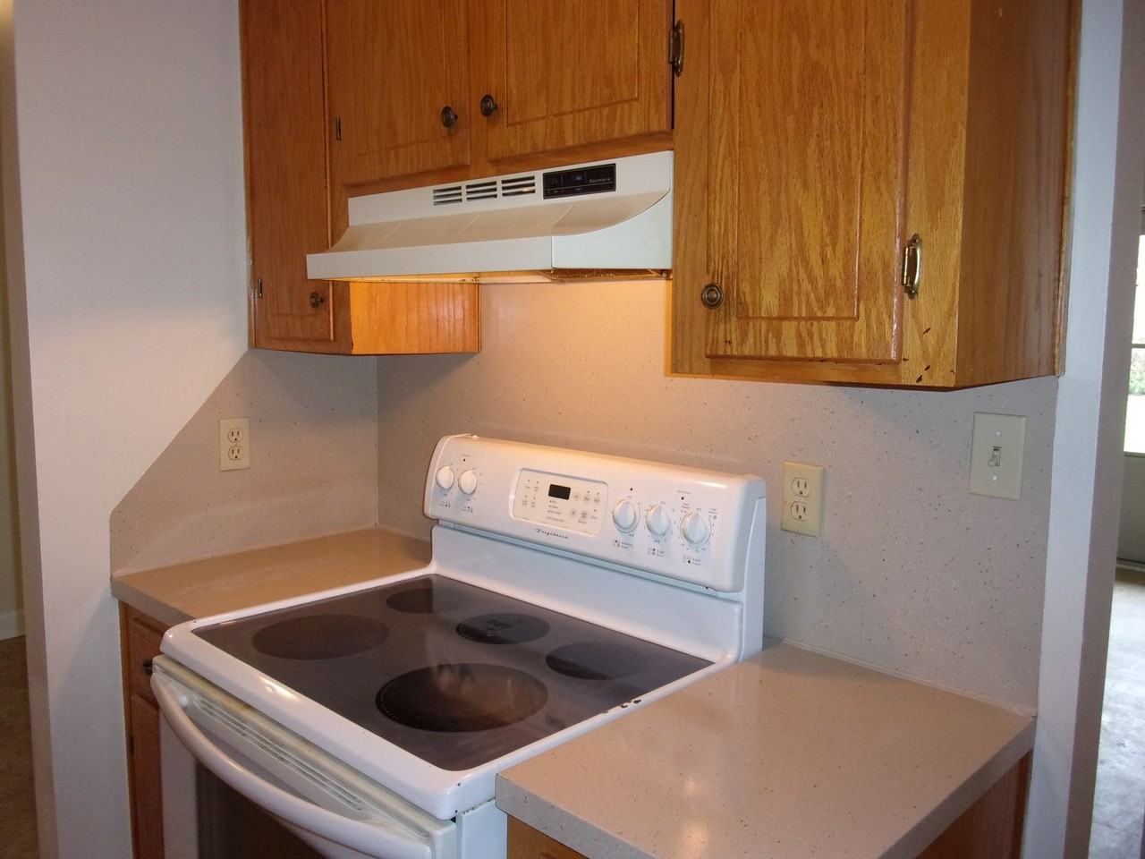1102 Chandler Dr - Photo 5 of 13
