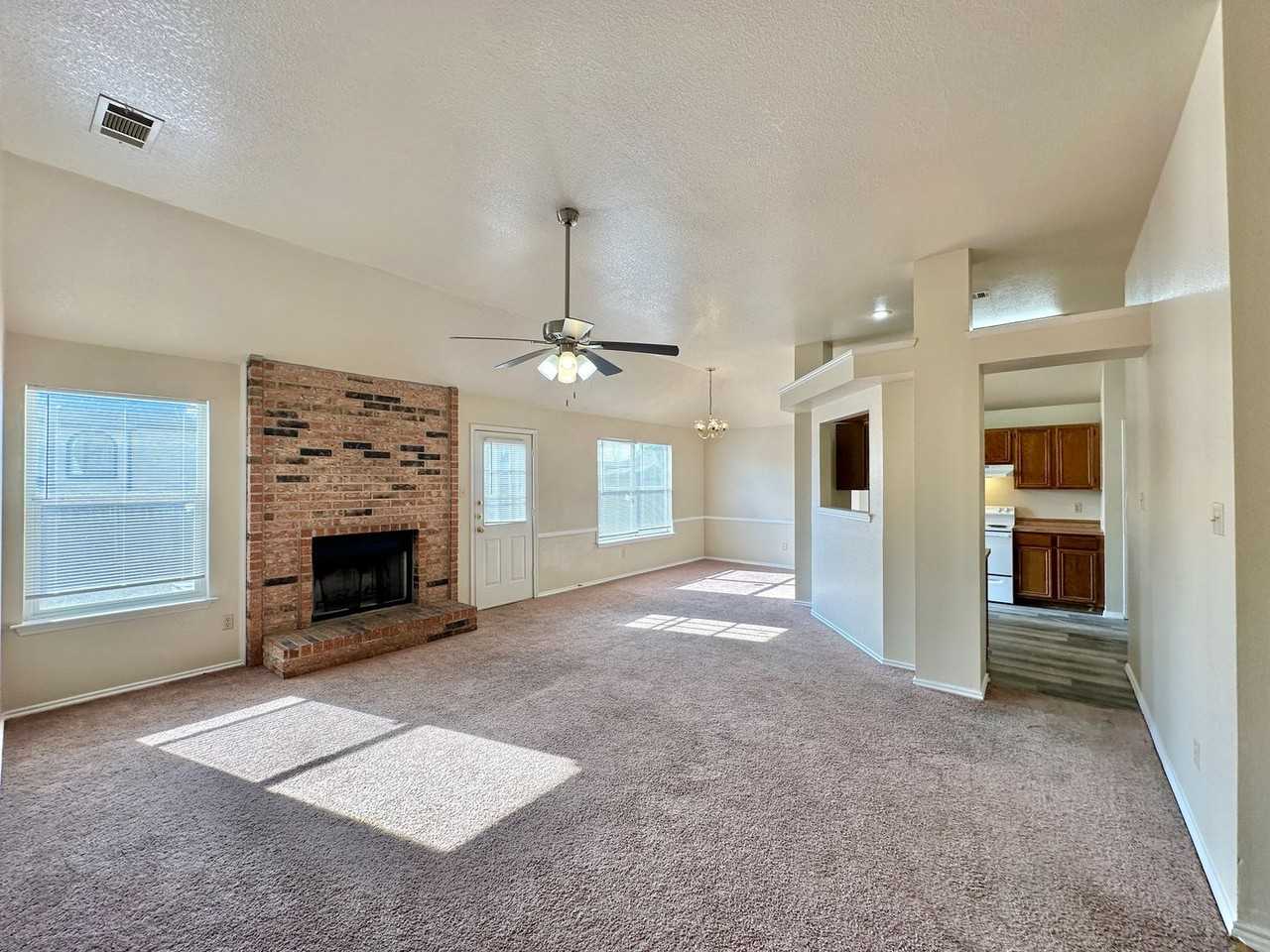 2709 Chameleon Dr - Photo 2 of 26