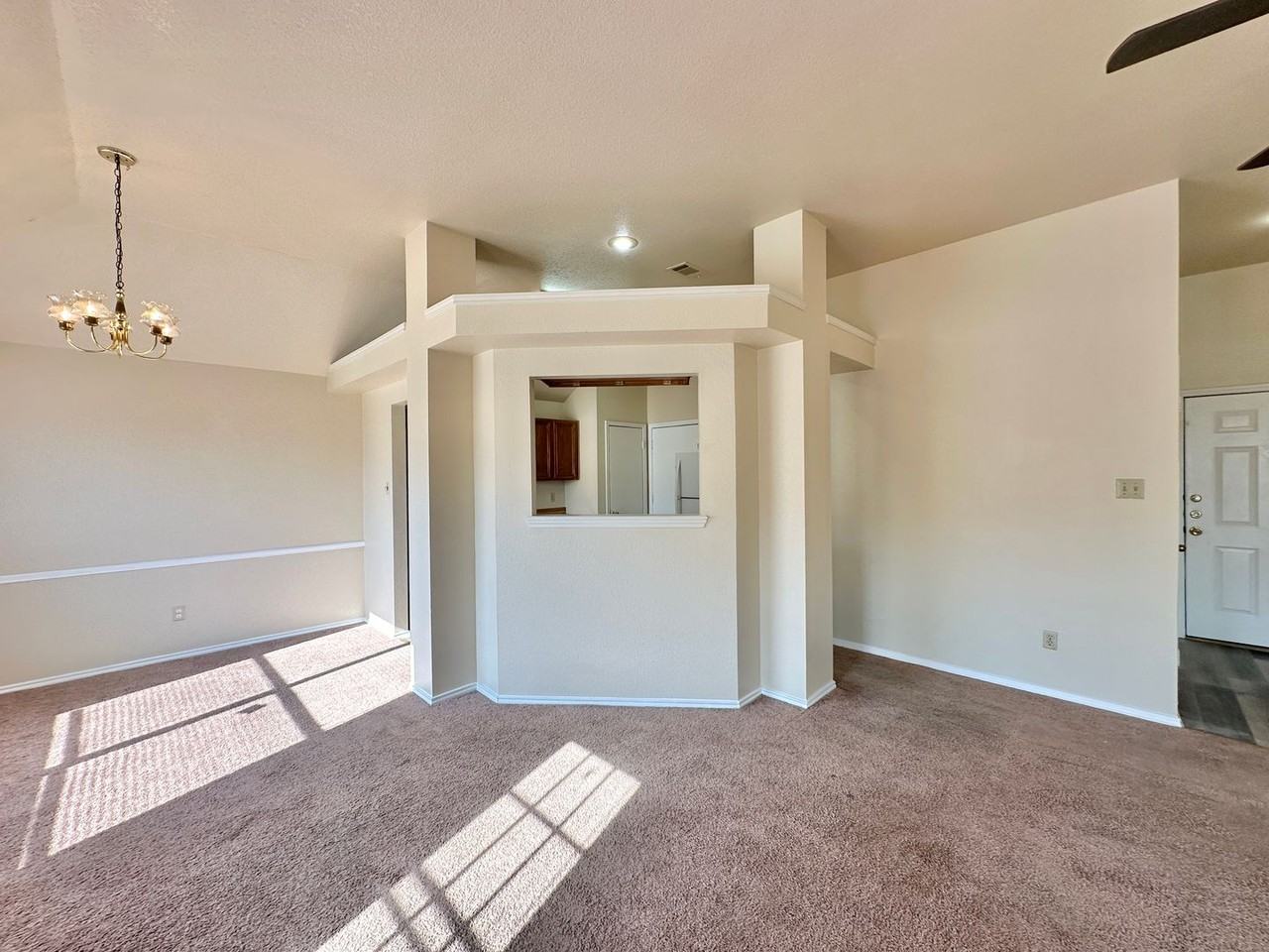 2709 Chameleon Dr - Photo 5 of 26