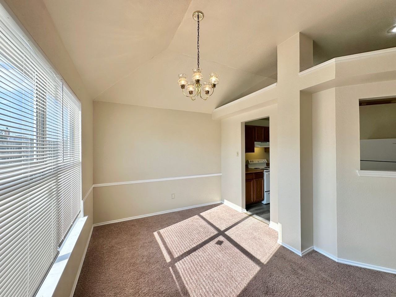 2709 Chameleon Dr - Photo 7 of 26