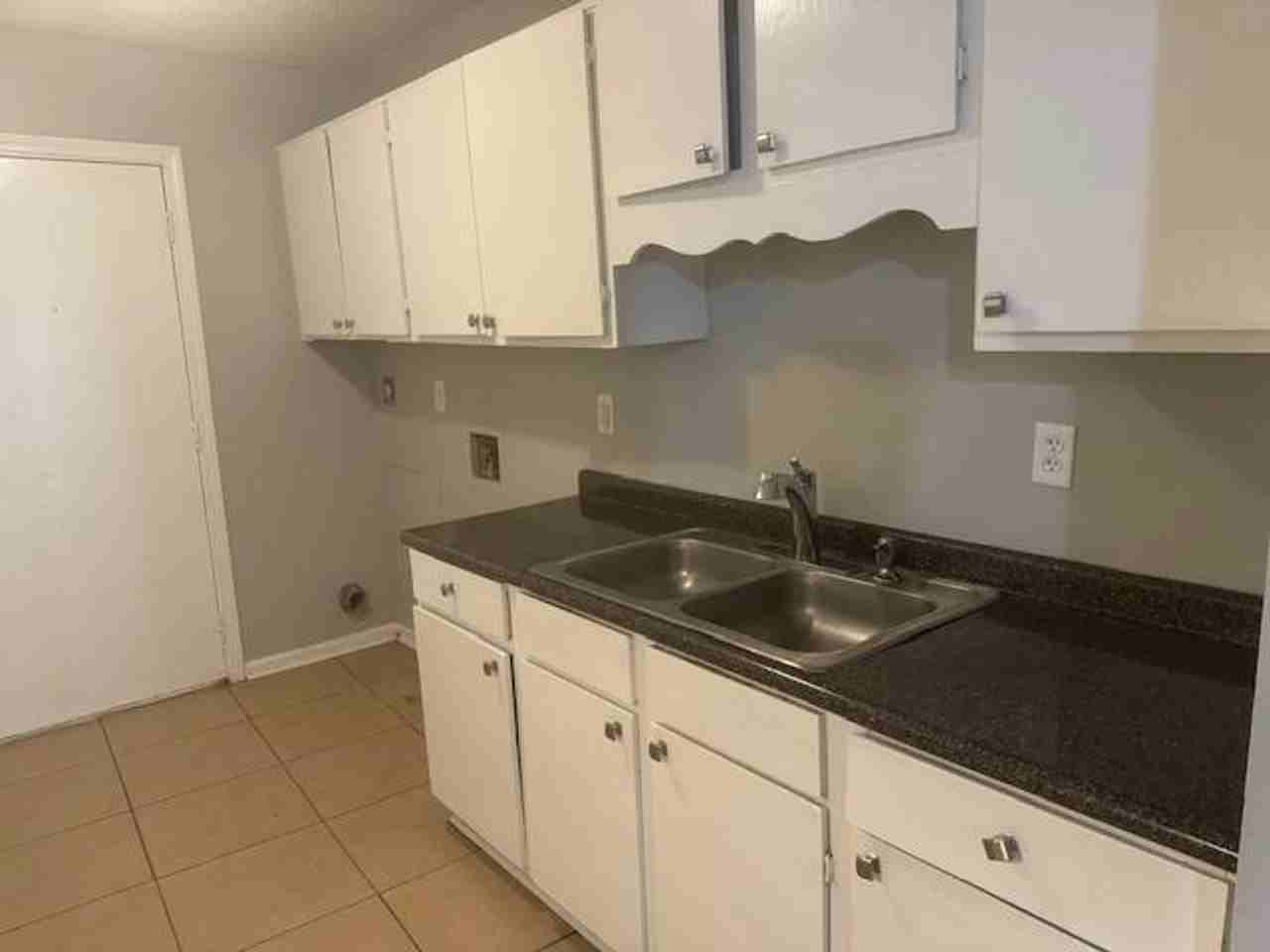3241 Cedar Springs Dr - Photo 5 of 10