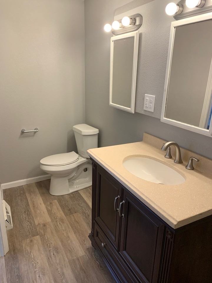 505 W 1st St - Photo 5 of 12