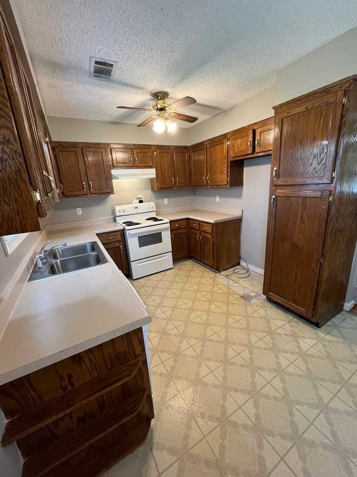 319 Alta St - Photo 2 of 8