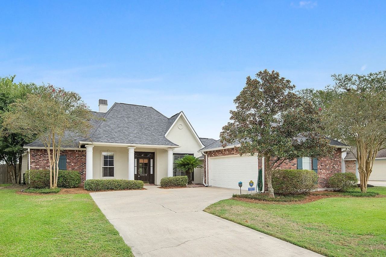 10815 Hilltree Dr - Photo 2 of 12