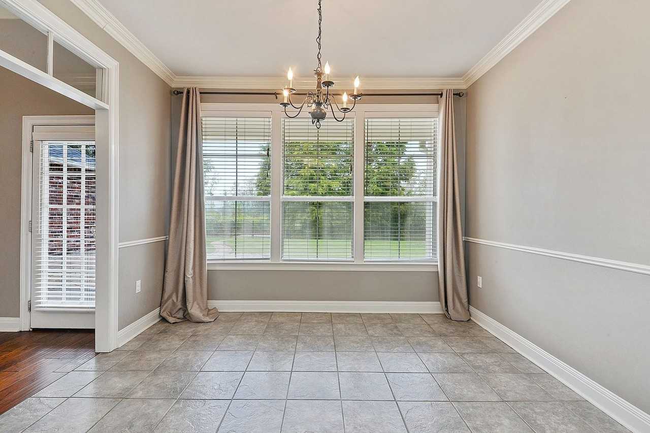 10815 Hilltree Dr - Photo 7 of 12