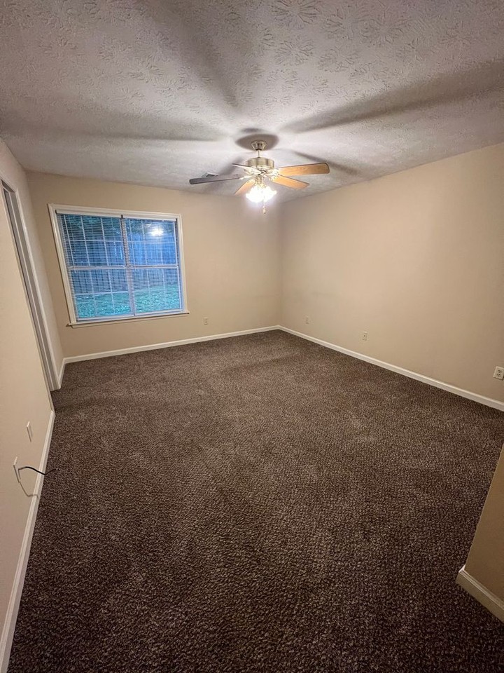 136 Halal Ct - Photo 4 of 11