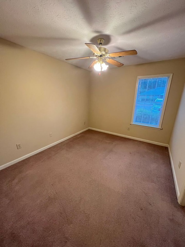 136 Halal Ct - Photo 6 of 11