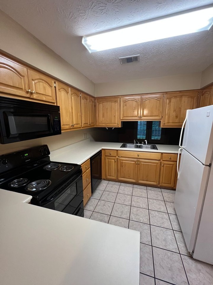 136 Halal Ct - Photo 3 of 11