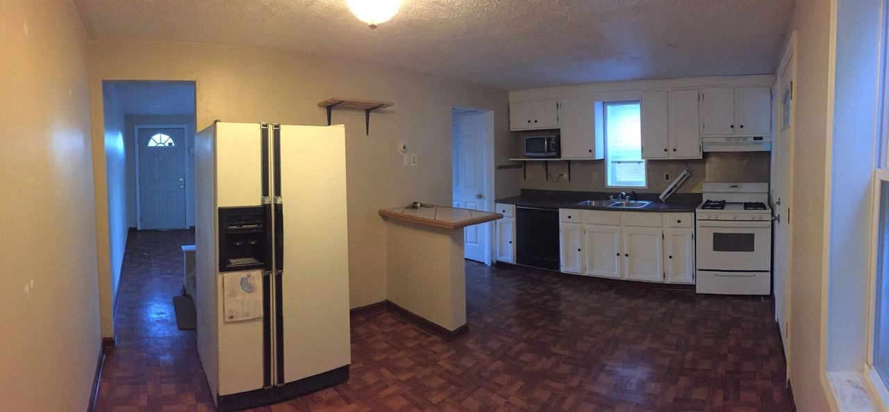 1142 Woodbine St - Photo 3 of 8