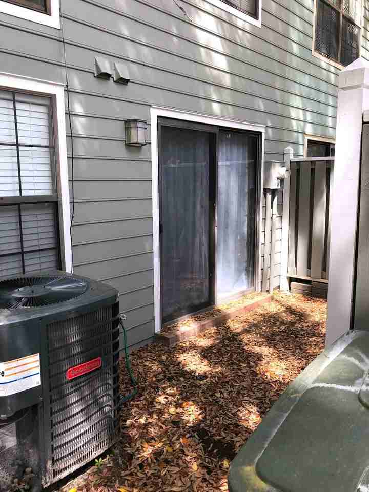 118 Holland Park Cir - Photo 4 of 44