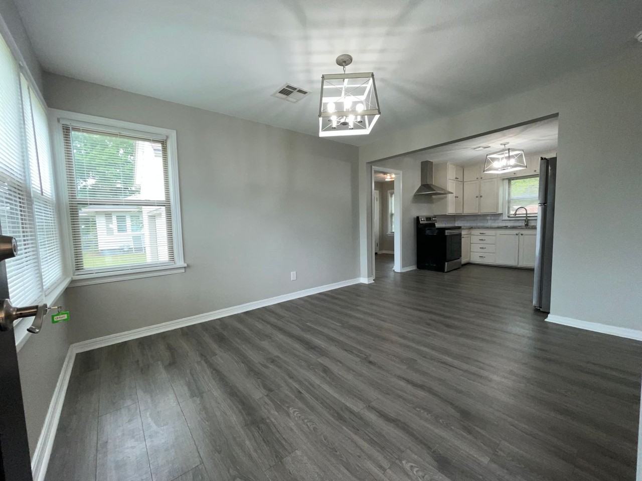 615 Indiana Ave - Photo 3 of 27