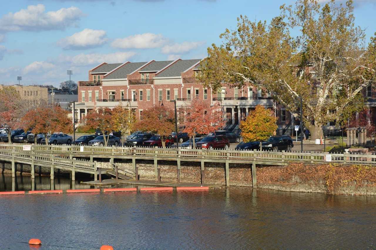 120 S Niles Ave - Photo 2 of 11