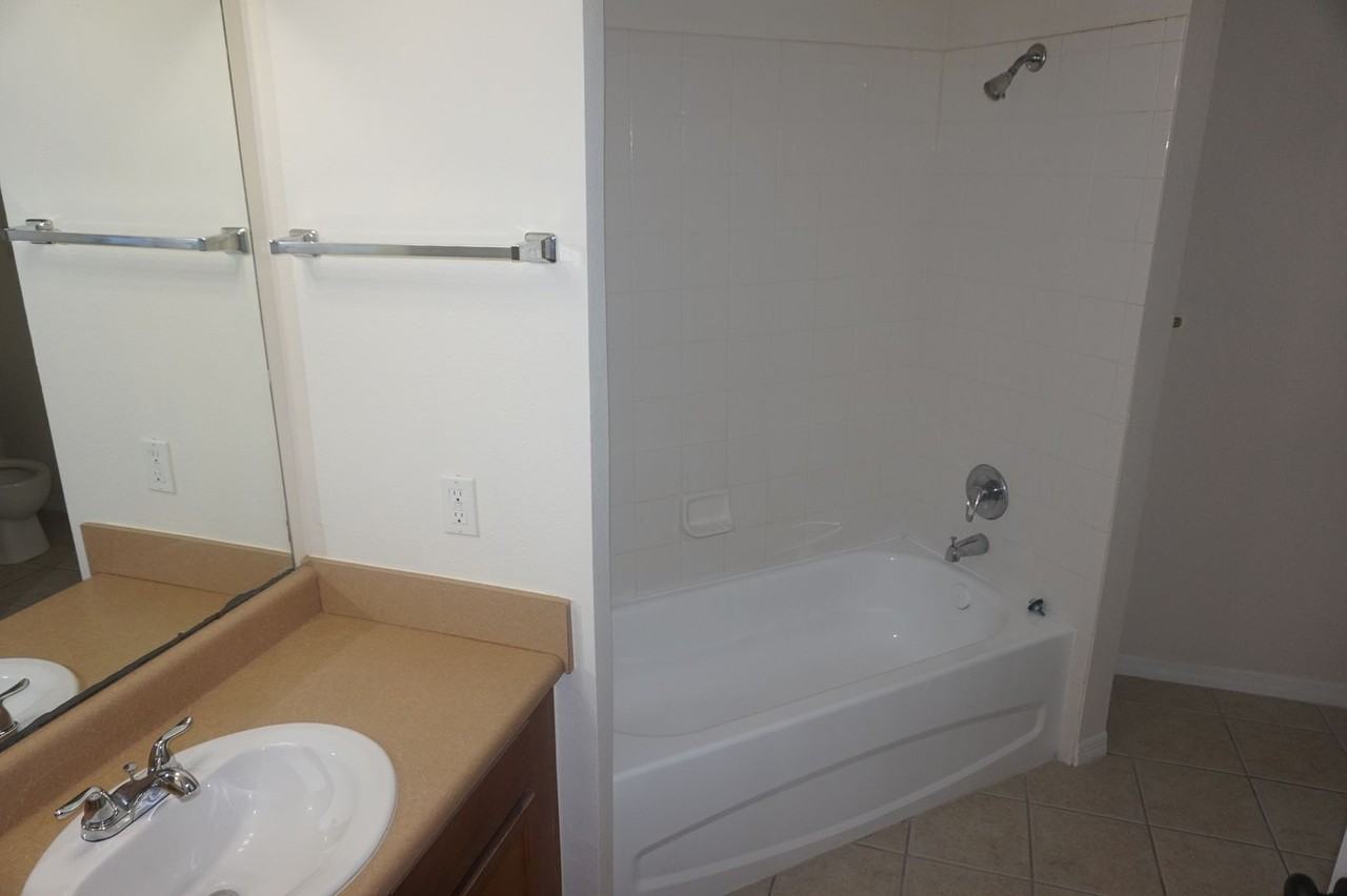 8239 Claire Ann Dr - Photo 5 of 7