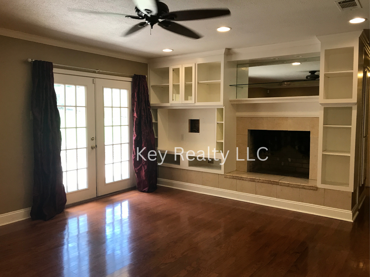 516 Hiawatha Trl - Photo 3 of 18