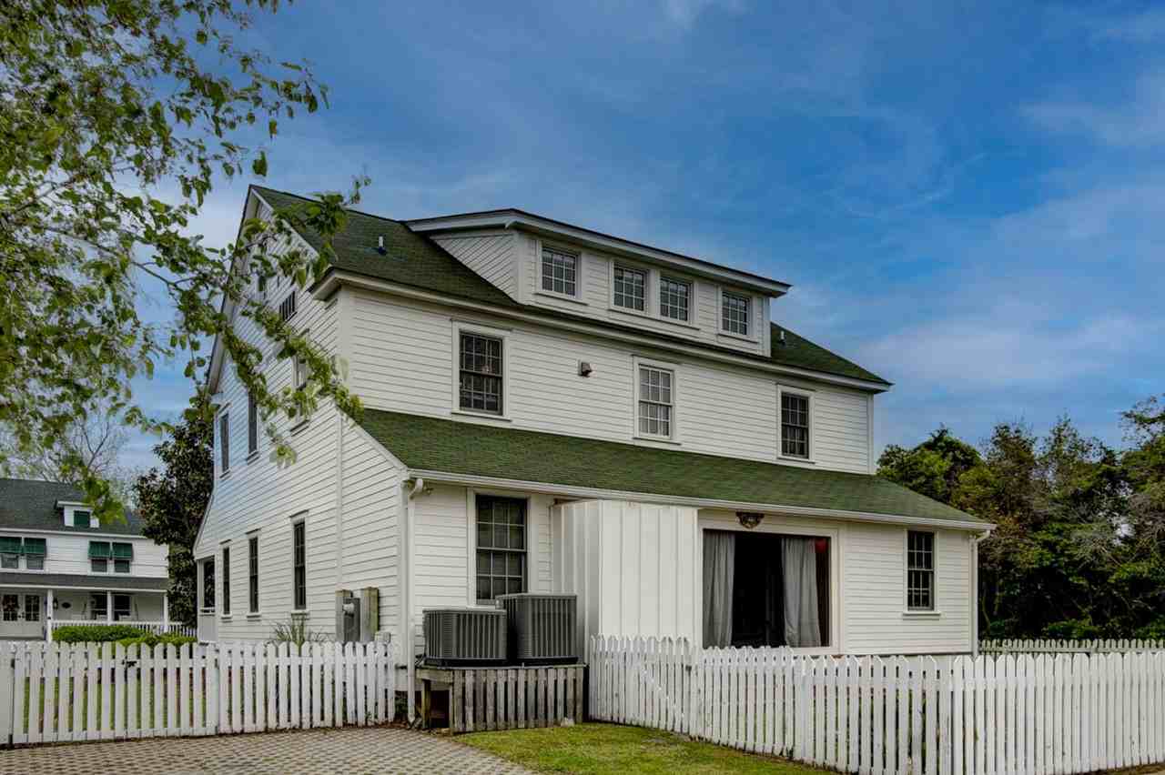 322 Fernando St - Photo 3 of 50