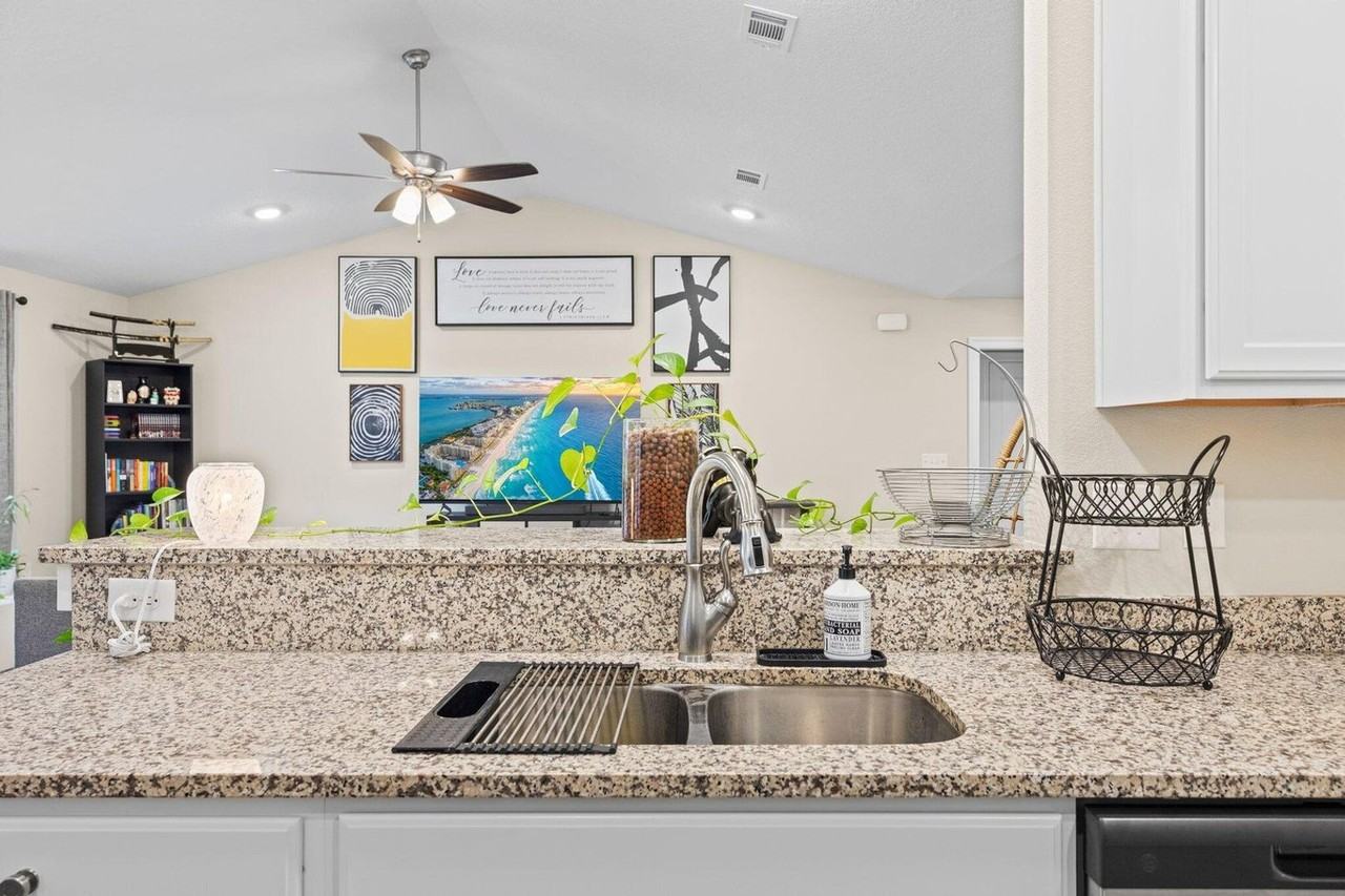 2784 Keats Dr - Photo 5 of 17