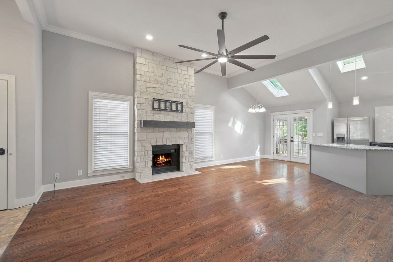 10805 W 115th St - Photo 3 of 28