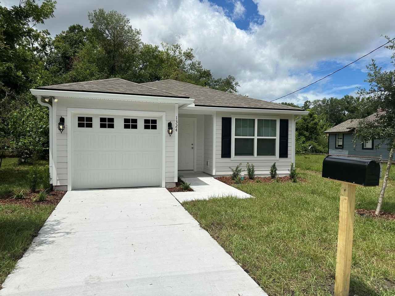 1324 Fairfax St - Photo 2 of 49