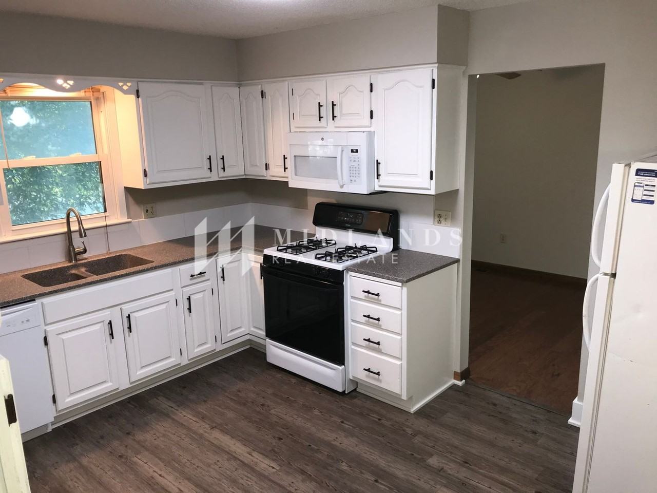 2612 S 61st Ave - Photo 5 of 14