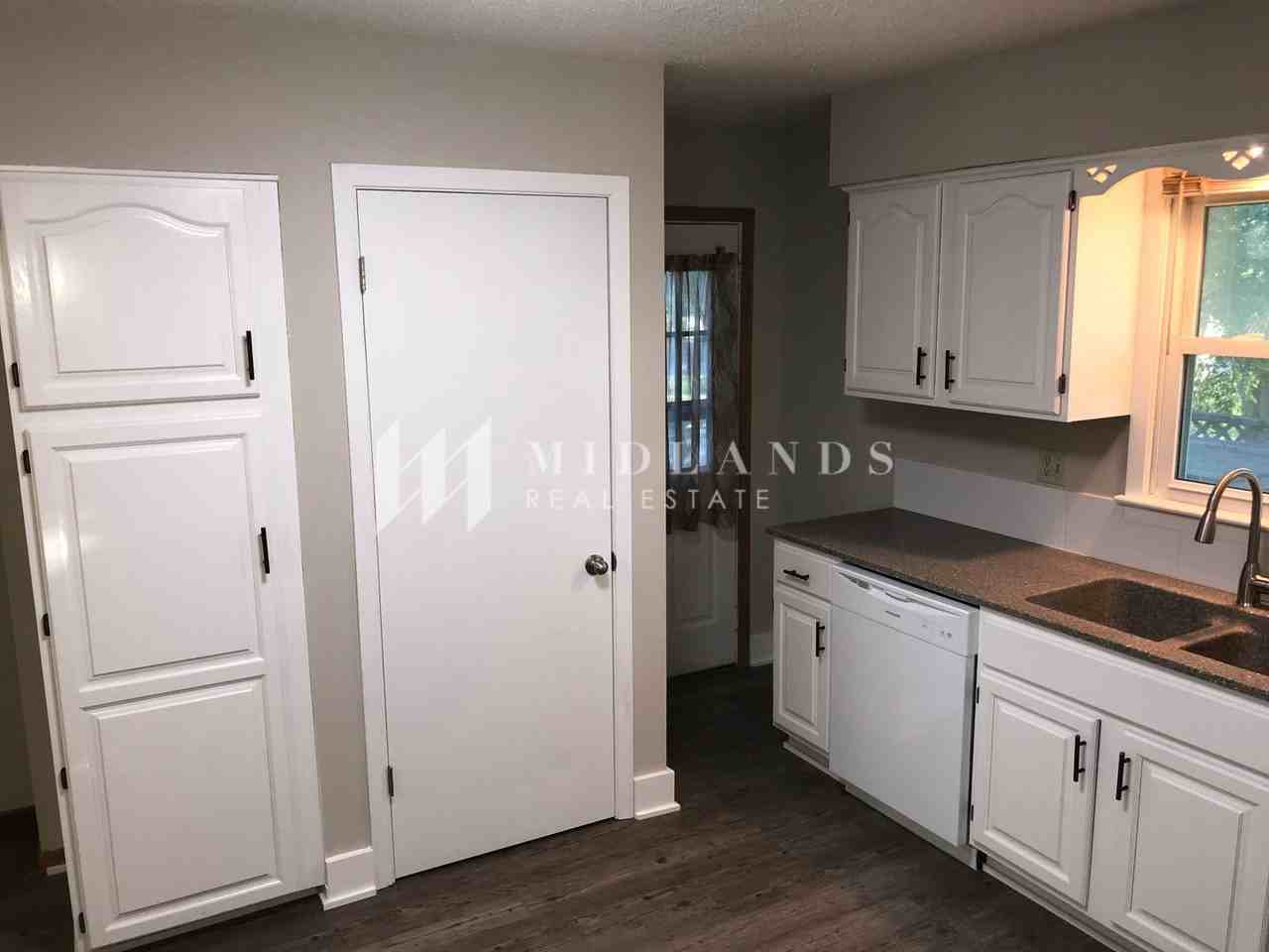 2612 S 61st Ave - Photo 6 of 14