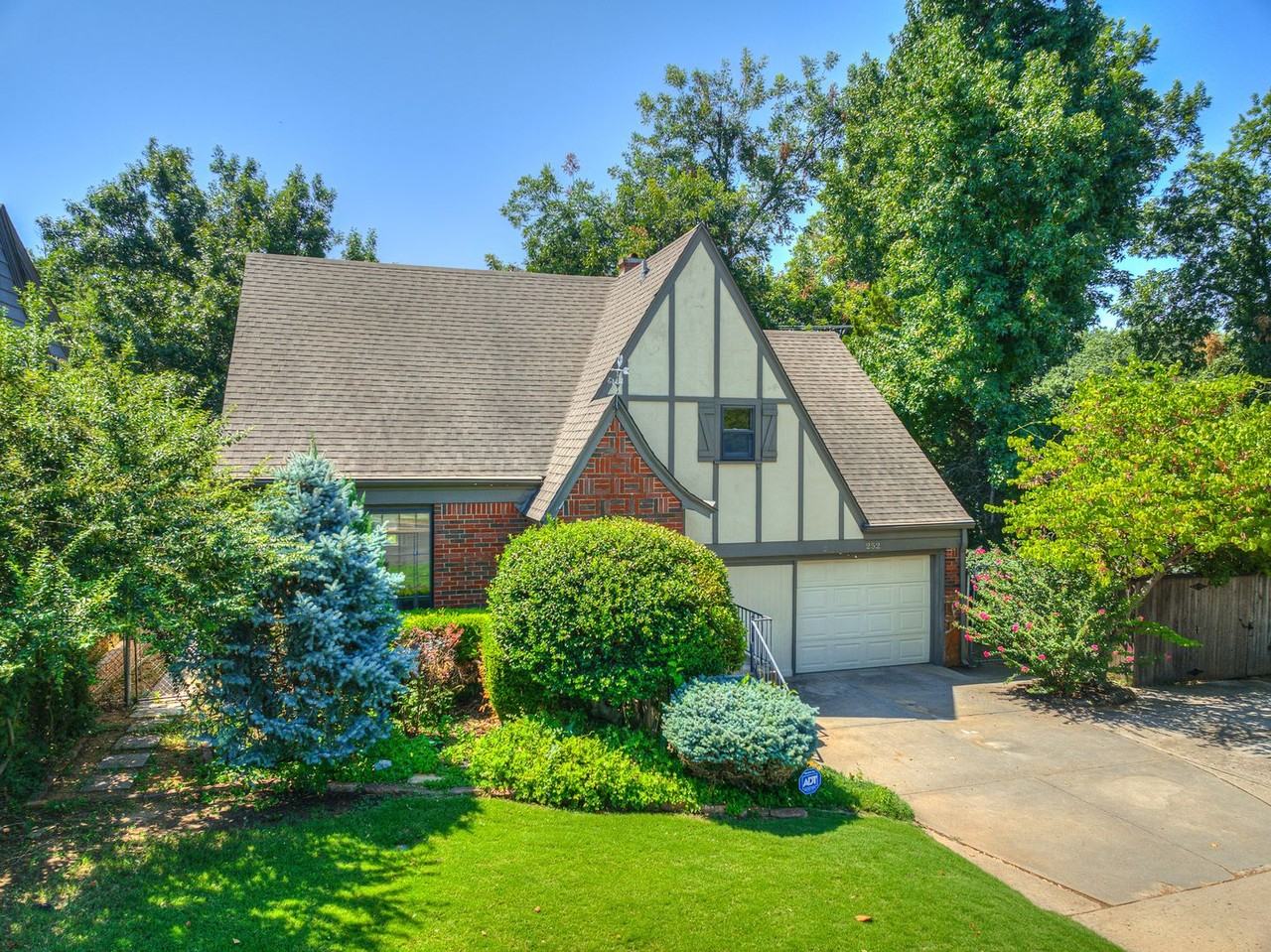 252 Nw 36th St - Photo 2 of 38