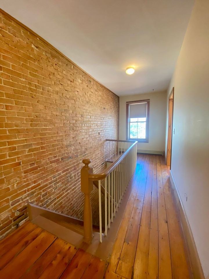 16 Market St - Photo 2 of 6
