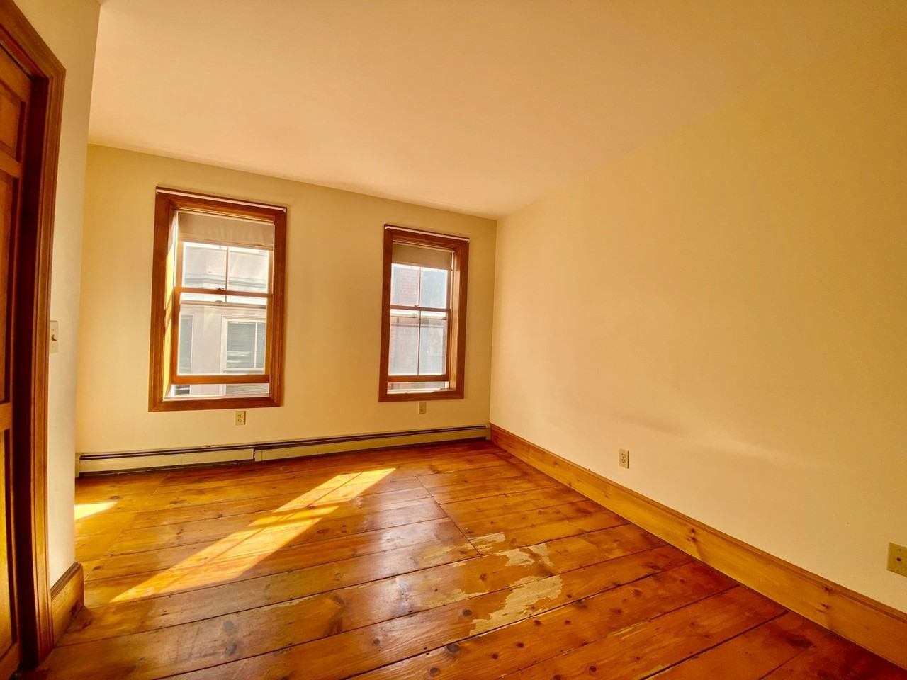 16 Market St - Photo 3 of 6