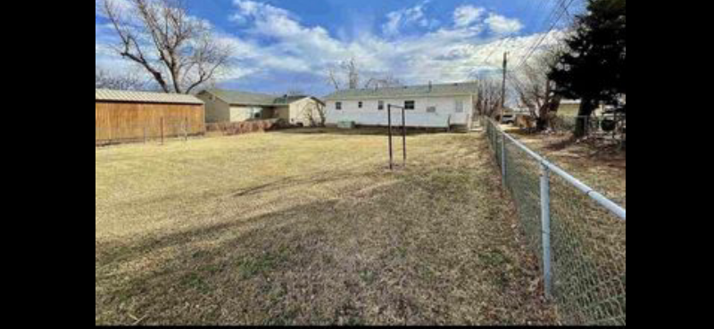 1001 4th Pl - Photo 3 of 10