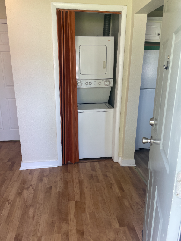 213 Spring Dr - Photo 3 of 20