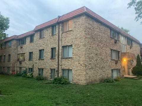 1112 8th Street SE - Photo 3 of 3