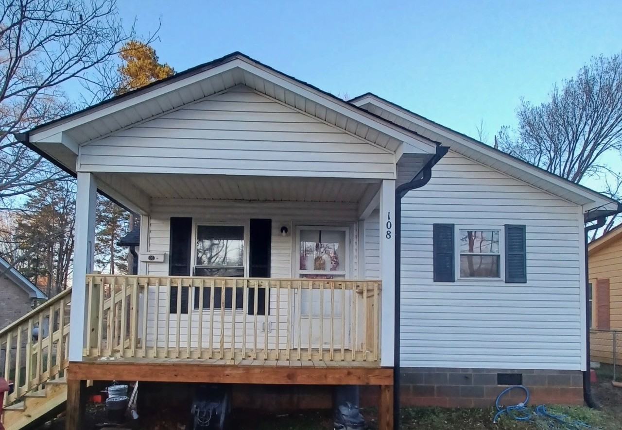 108 Berry Street - Photo 2 of 2