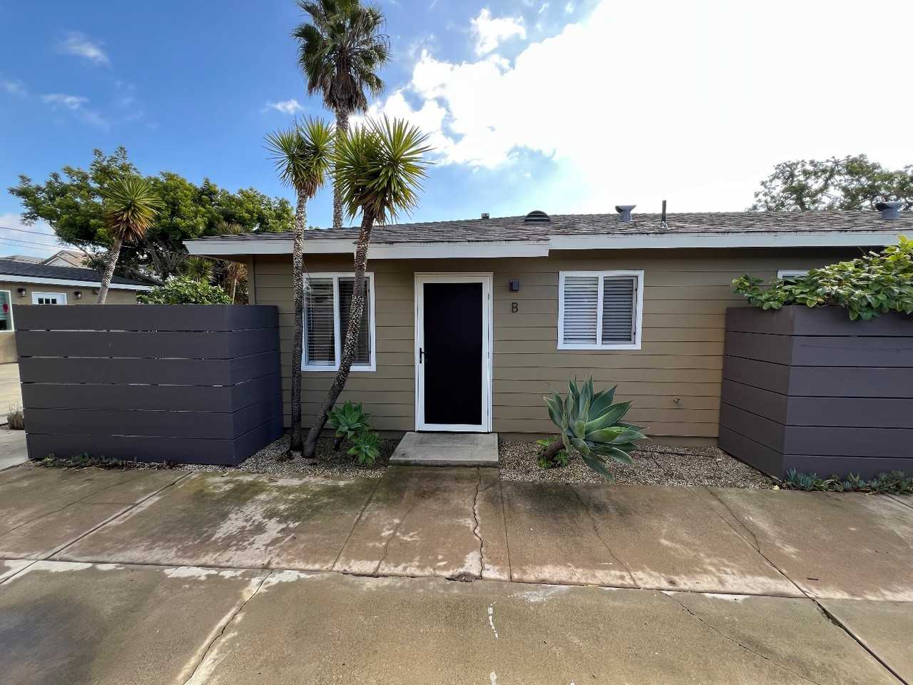 376 16th PL - Photo 3 of 3