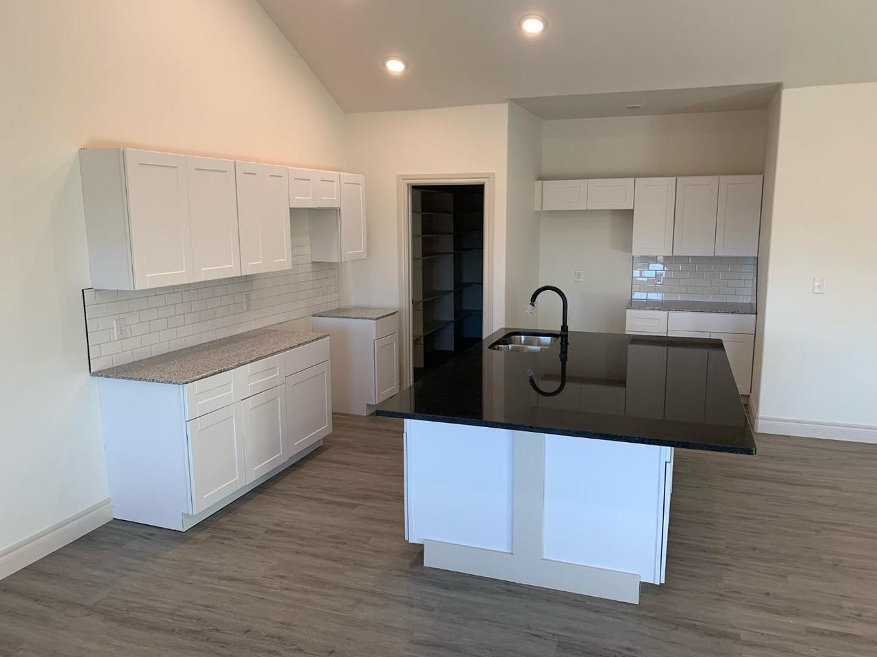 288 NE 25th St - Photo 3 of 20