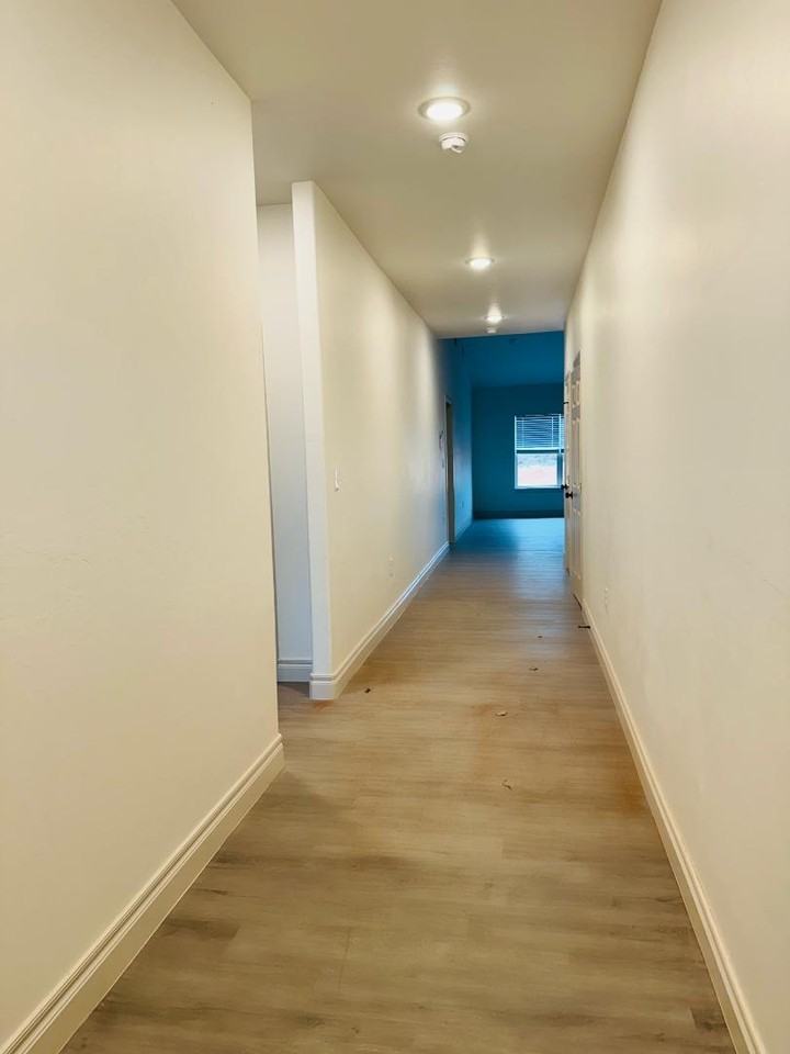 288 NE 25th St - Photo 4 of 20