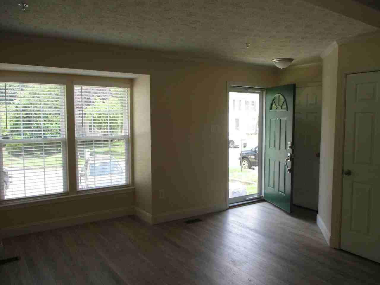 9831 Bayline Circle - Photo 3 of 20